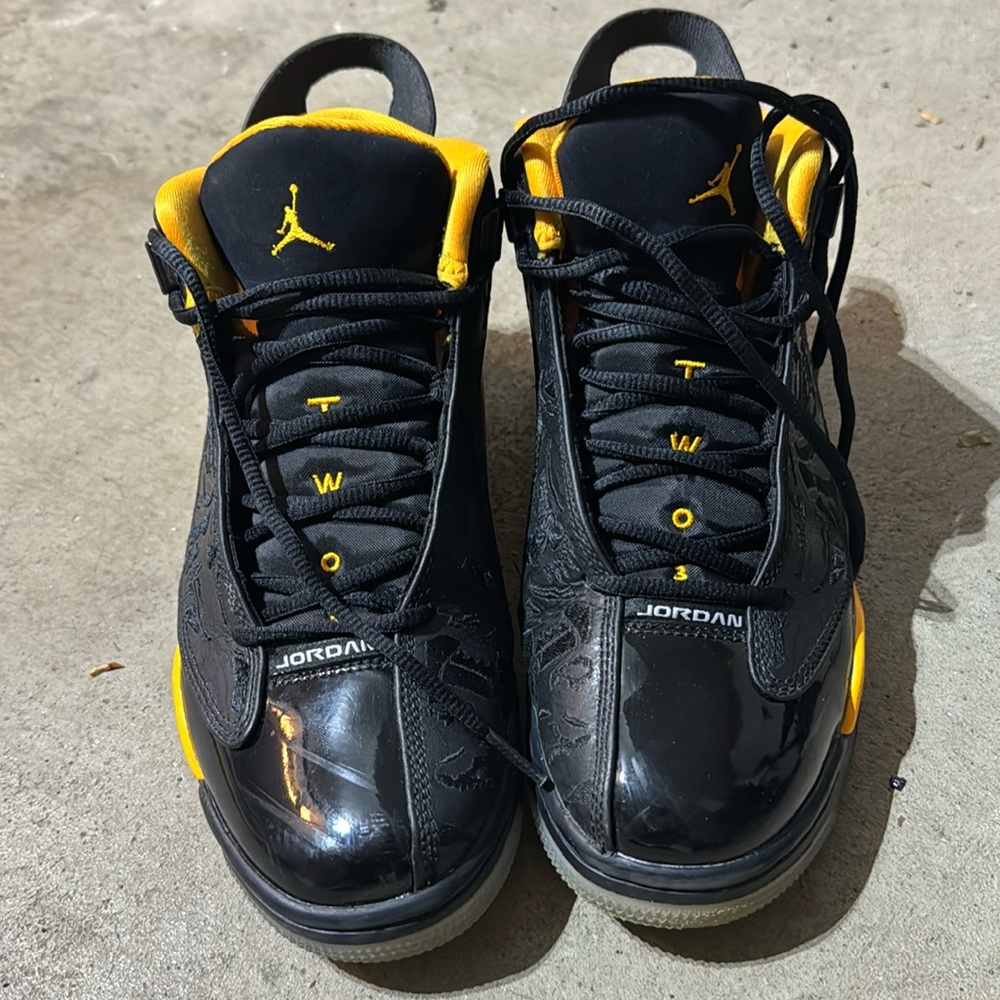 Men’s size 7 Jordan two 3 basketball shoes